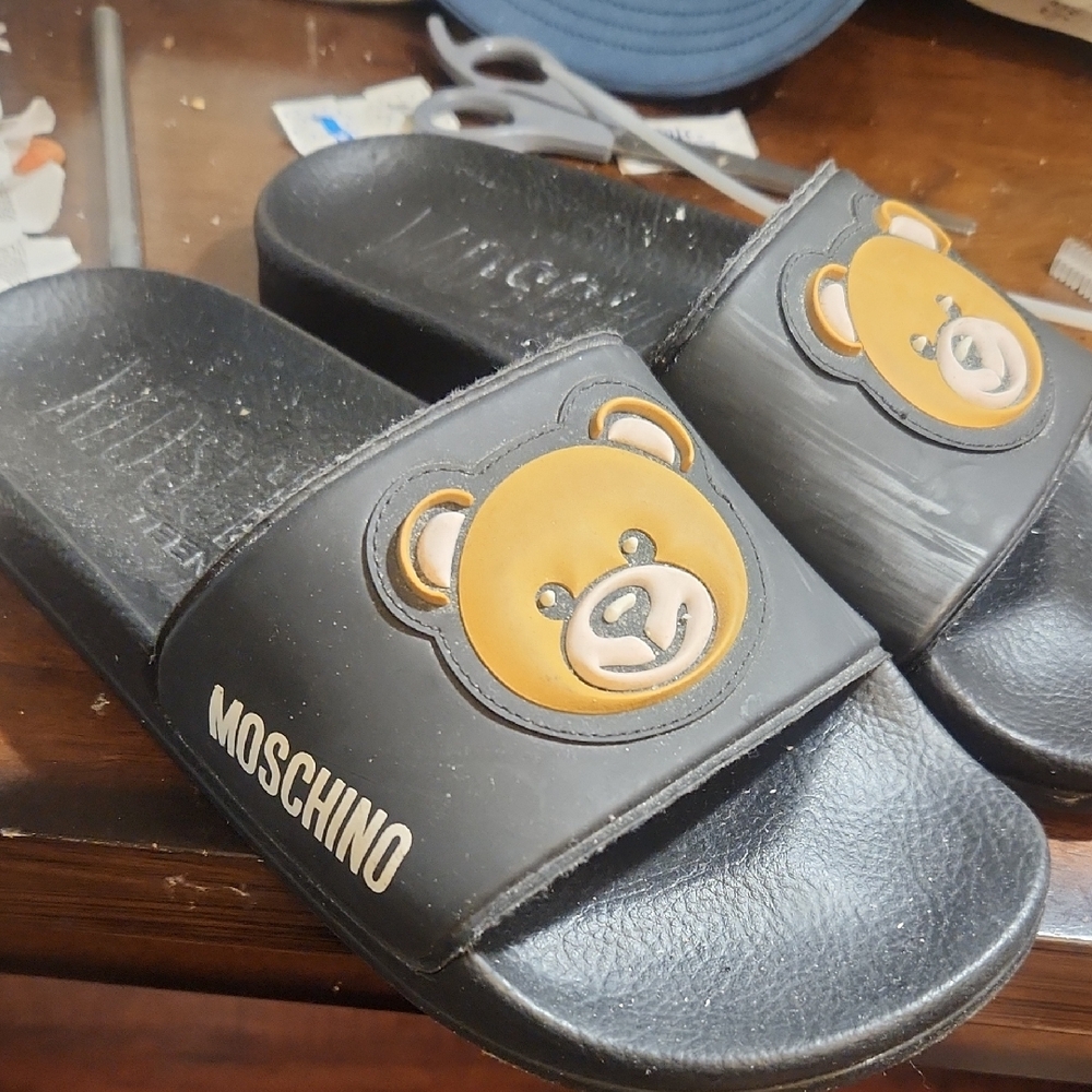 Moschino Kids Black Slides with Bear Design Madw In Italy